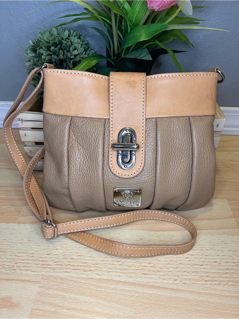 I Medici Crossbody